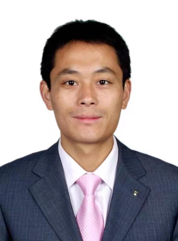 张新富